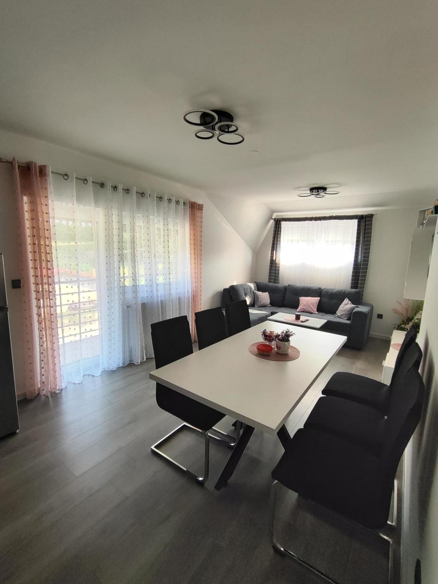 Happy Moments 1 Apartment Gornje Jesenje Екстериор снимка