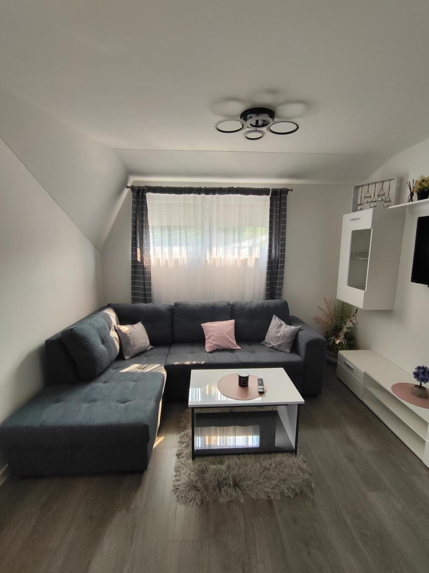 Happy Moments 1 Apartment Gornje Jesenje Екстериор снимка
